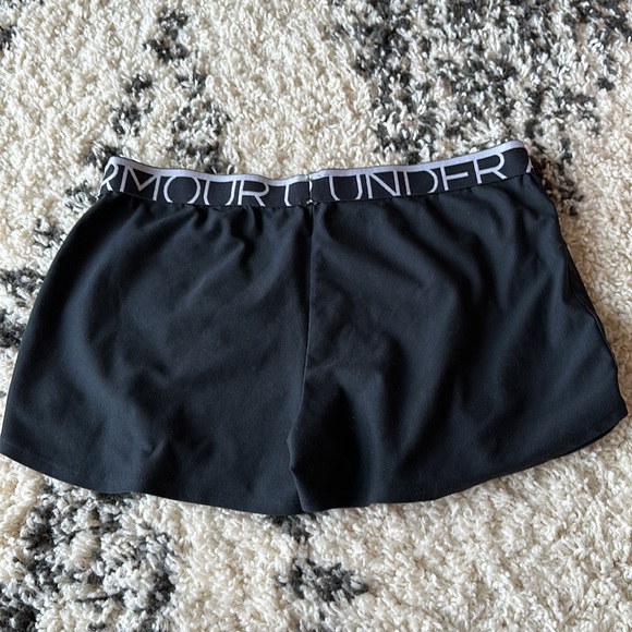 Under Armour athletic shorts - Picture 2 of 4